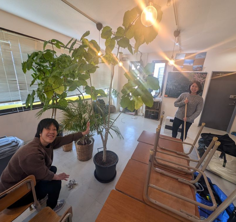 PXL_20251219_052710400